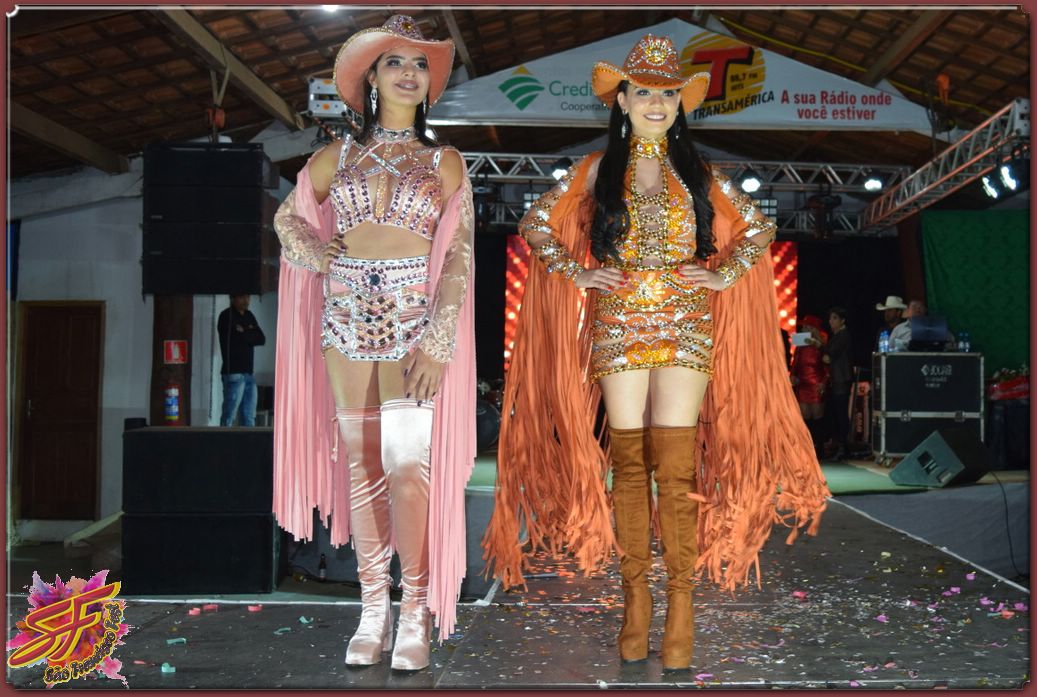 DESFILE DA RAINHA DA EXPOVALE 2019